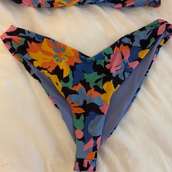 Floral Two-Piece Set with Tie Straps - Picture 4 of 8